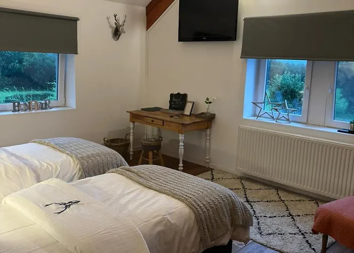 Проживание в семье Le Clos Des Bansions