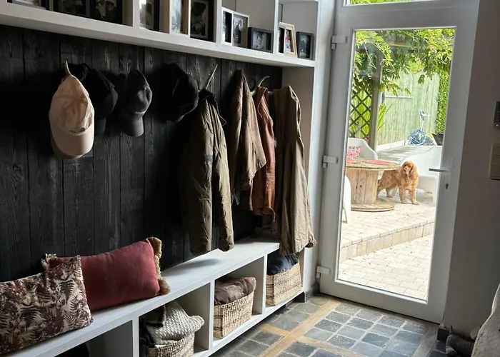 Проживание в семье Le Clos Des Bansions *